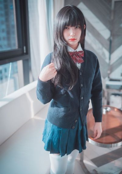 年轻的嫂子无法忍受的日子_蓝光在线视频观看